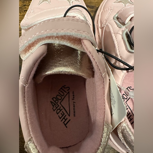 Thereabouts Baby/Toddler Girls Parodia Pink Velcro Sneakers NWT Various Sizes - Picture 4 of 7